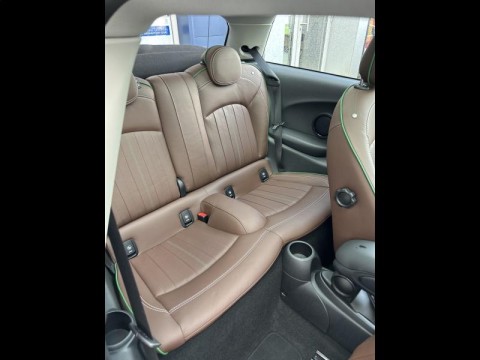 MINI Mini Cooper 136ch Edition 60 Years BVA7 109g