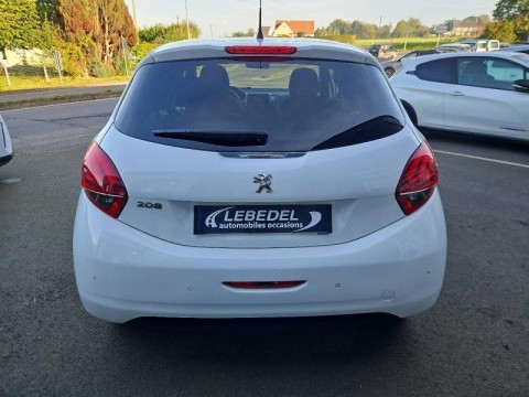 PEUGEOT 208 1.6 BlueHDi 75ch Style 5p